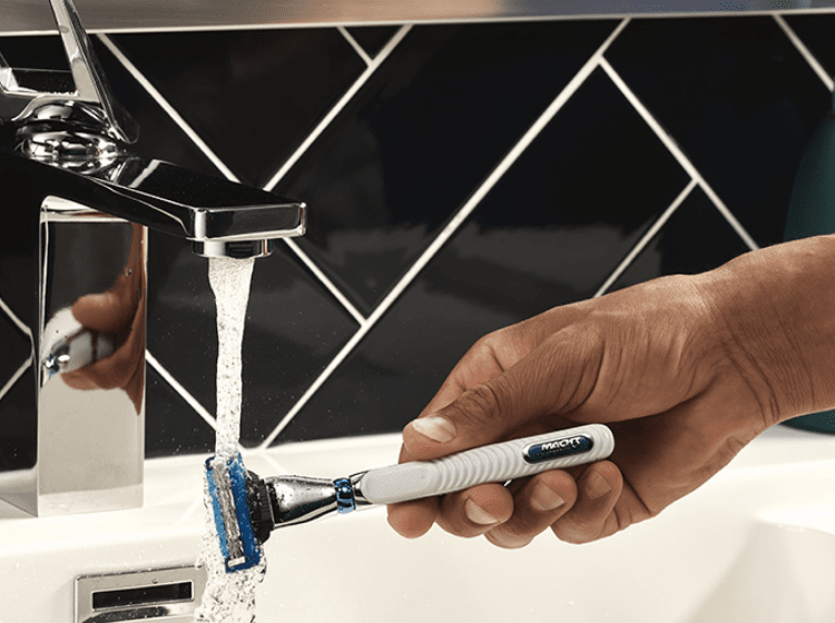Gillette Product designed with open blade architecture