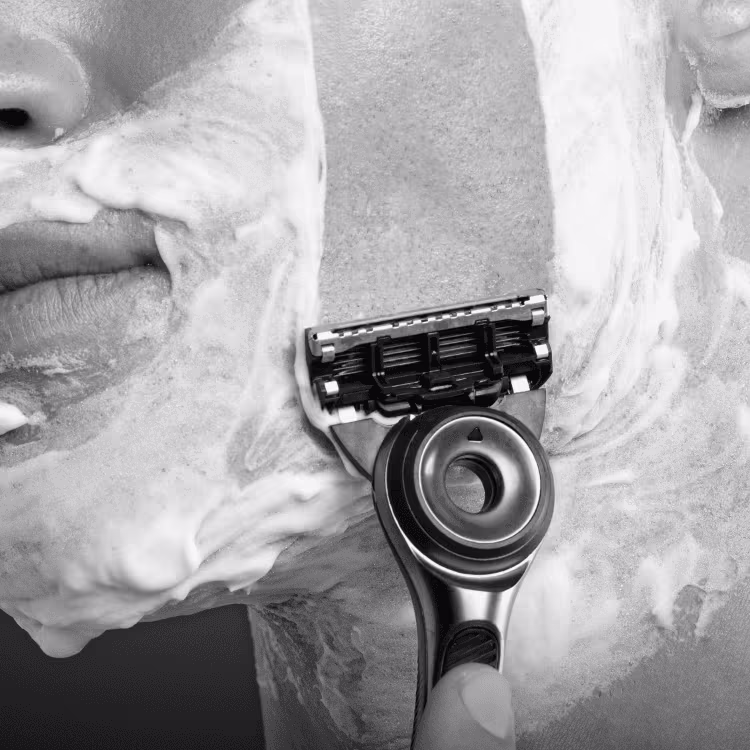 Easy shave with the GilletteLabs FlexDisc Technology Razor