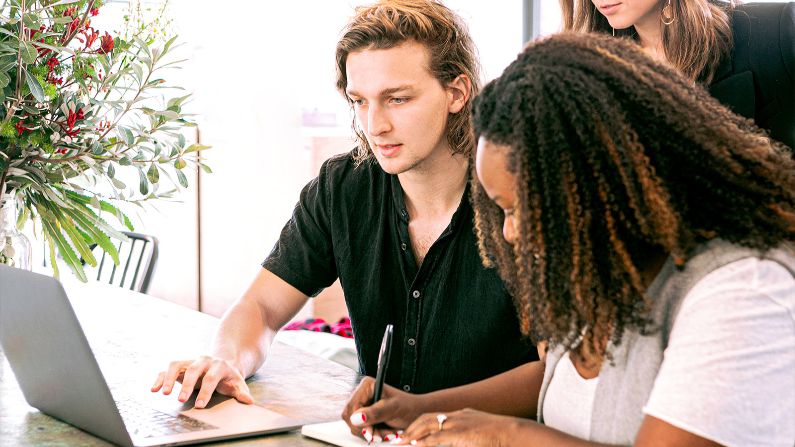 header-how-to-write-a-marketing-cv