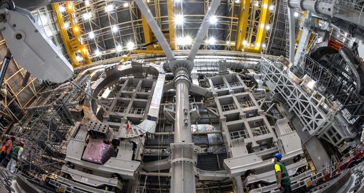 ITER装置には、これまで設計された中で最も強力な超伝導磁石が18個搭載されます ©ITER