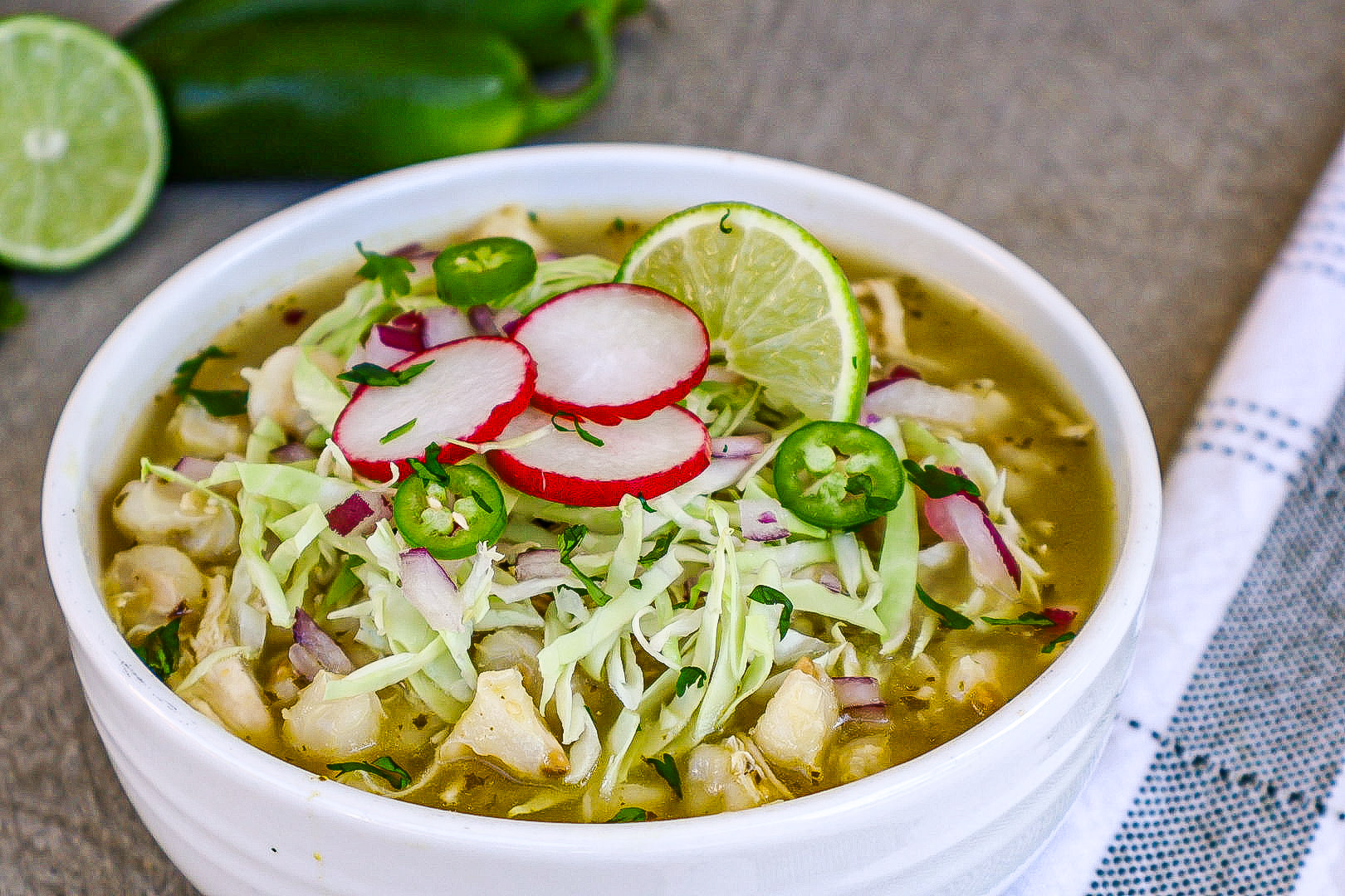 Pozole verde de pollo (green chicken pozole)