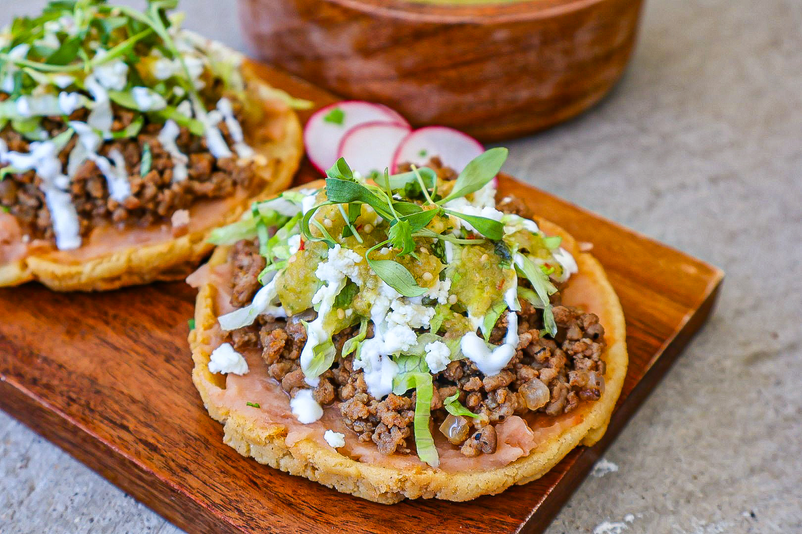 Sopes de carne molida (ground beef sopes)