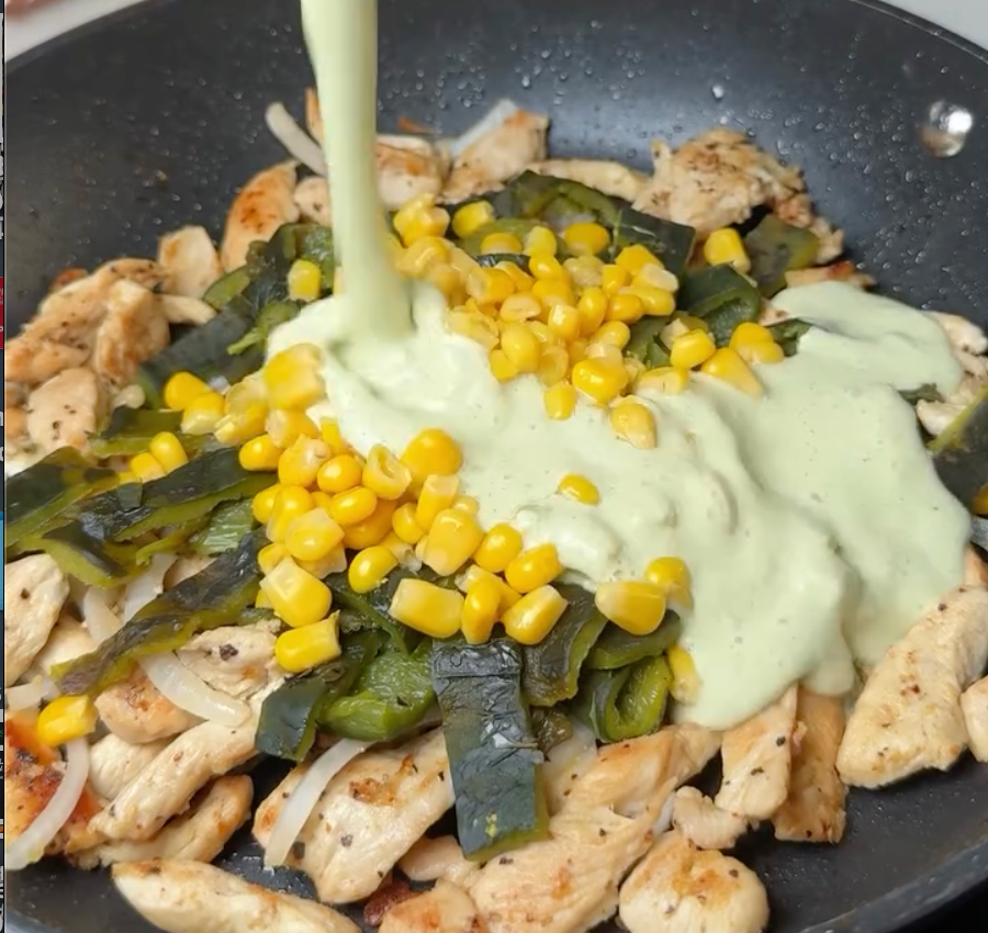 Chicken with poblano strips in cream sauce