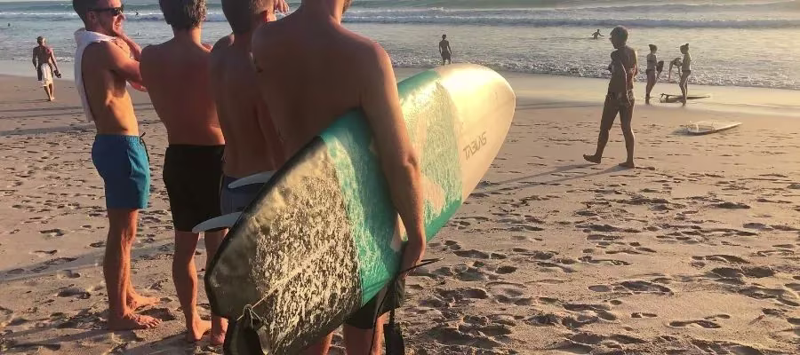 FAIRE DU SURF