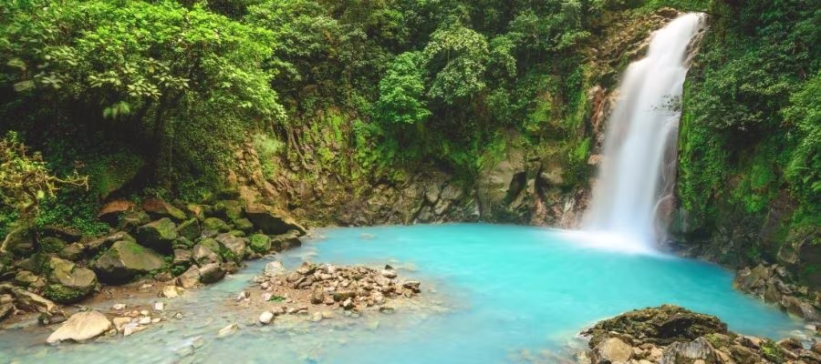 RÍO CELESTE WATERFALL