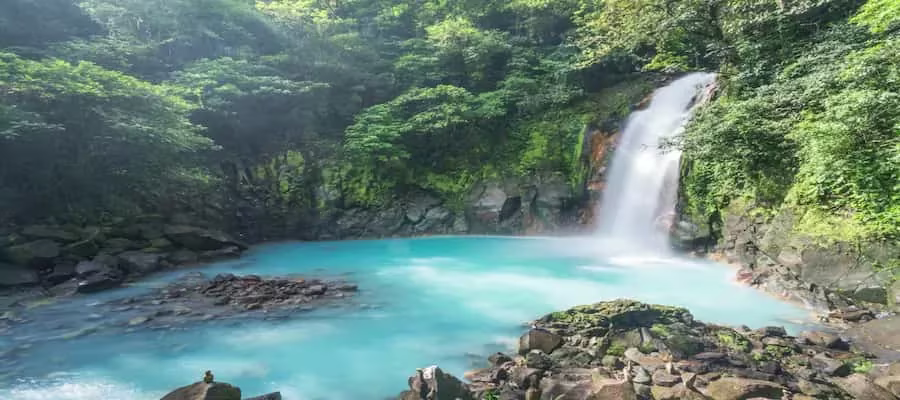 LES CASCADES BLUE FALLS