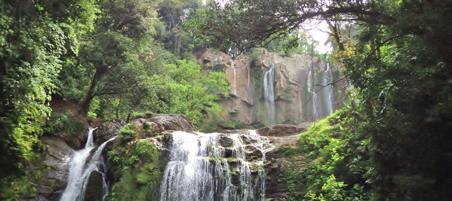 double-waterfall-nauyaca