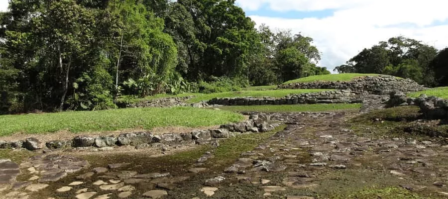  RUINES DE GUAYABO