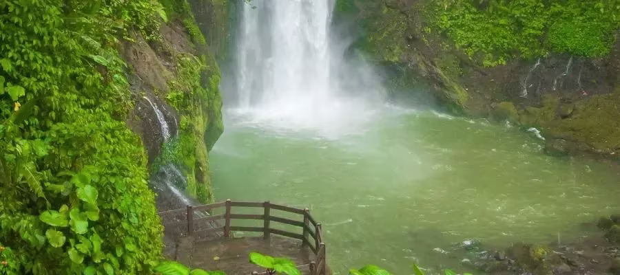 CASCADE LA PAZ