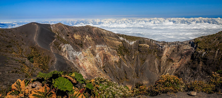clouds-behind-irazu-volcano