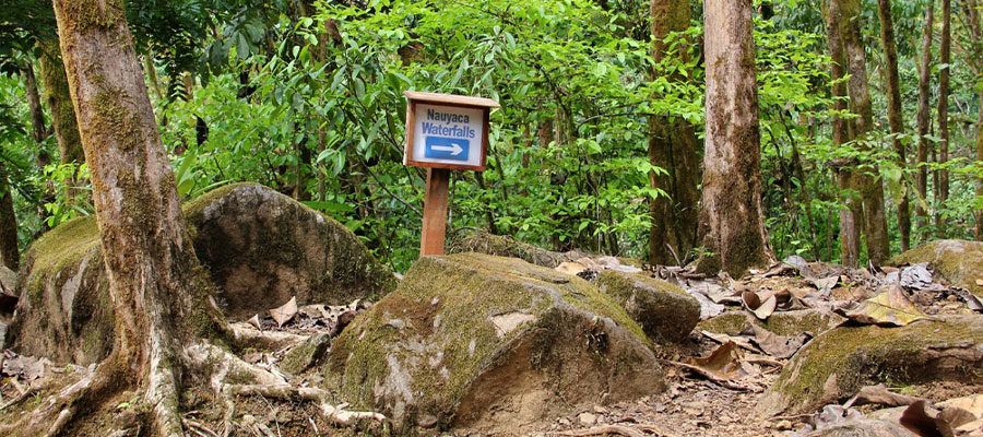 nauyaca-hiking