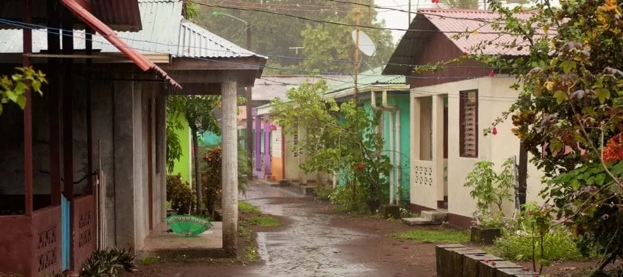 VISITA AL PUEBLO DE TORTUGUERO