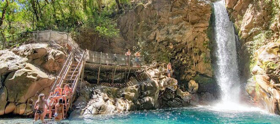 Escondida-waterfall-rincon-de-la-vieja