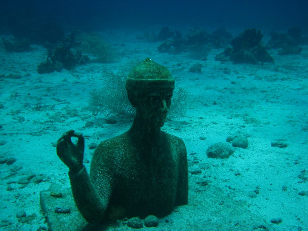 Buste Commandant Cousteau à Malendure - Guadeloupe