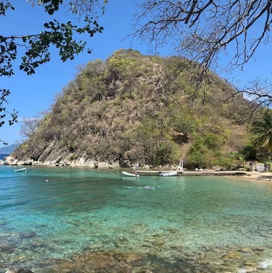 Plage Pain de Sucre - les Saintes - Top Guadeloupe