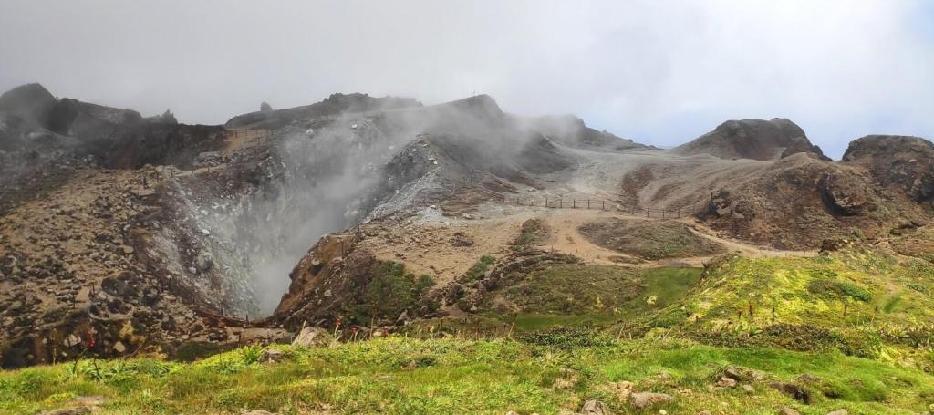 Fumerolles volcan la Soufrière - Guadeloupe