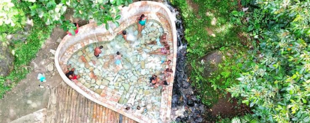 Le bains des amours à Dolé à Gourbeyre 