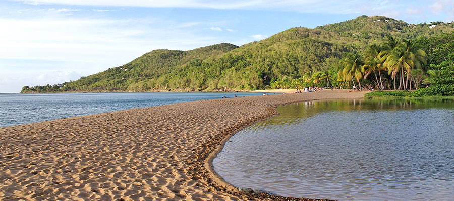 plage-grande-anse-deshaie-basse-terre