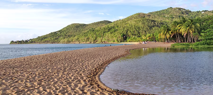plage-grande-anse-deshaie-basse-terre