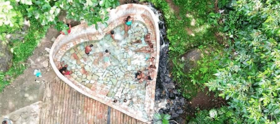 Le bain des amours de dolé à Gourbeyre en Guadeloupe