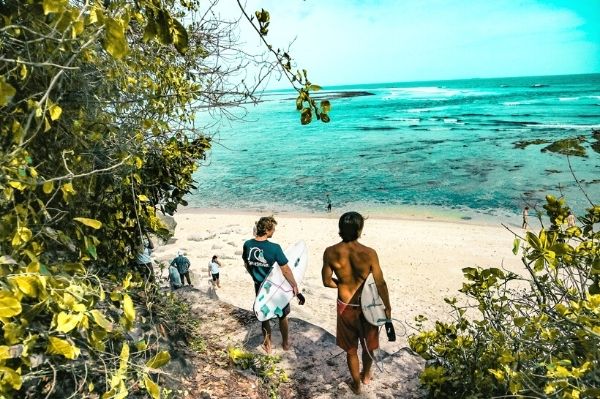 quand surfer Martinique