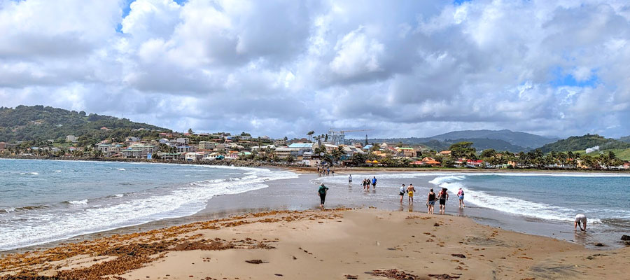 traverser-la-bande-de-sable-tombolo