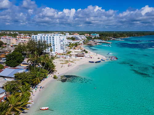 The closest beach to Santo Domingo