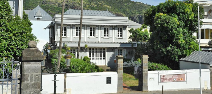 maison-carere-saint-denis