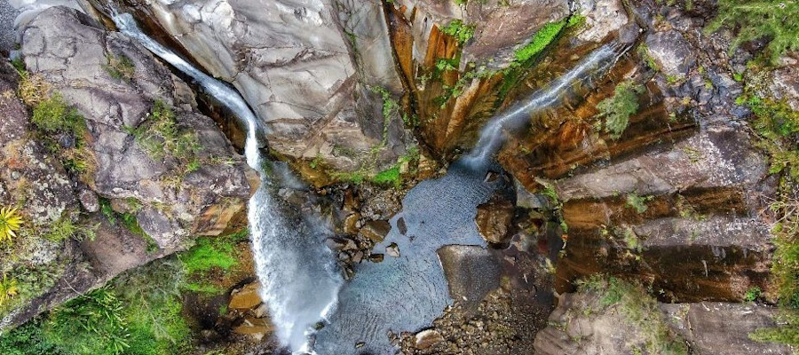 cascade-bras-rouge-vue-de-haut