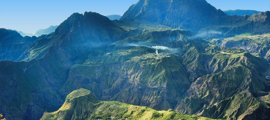 vue-du-cirque-de-mafate