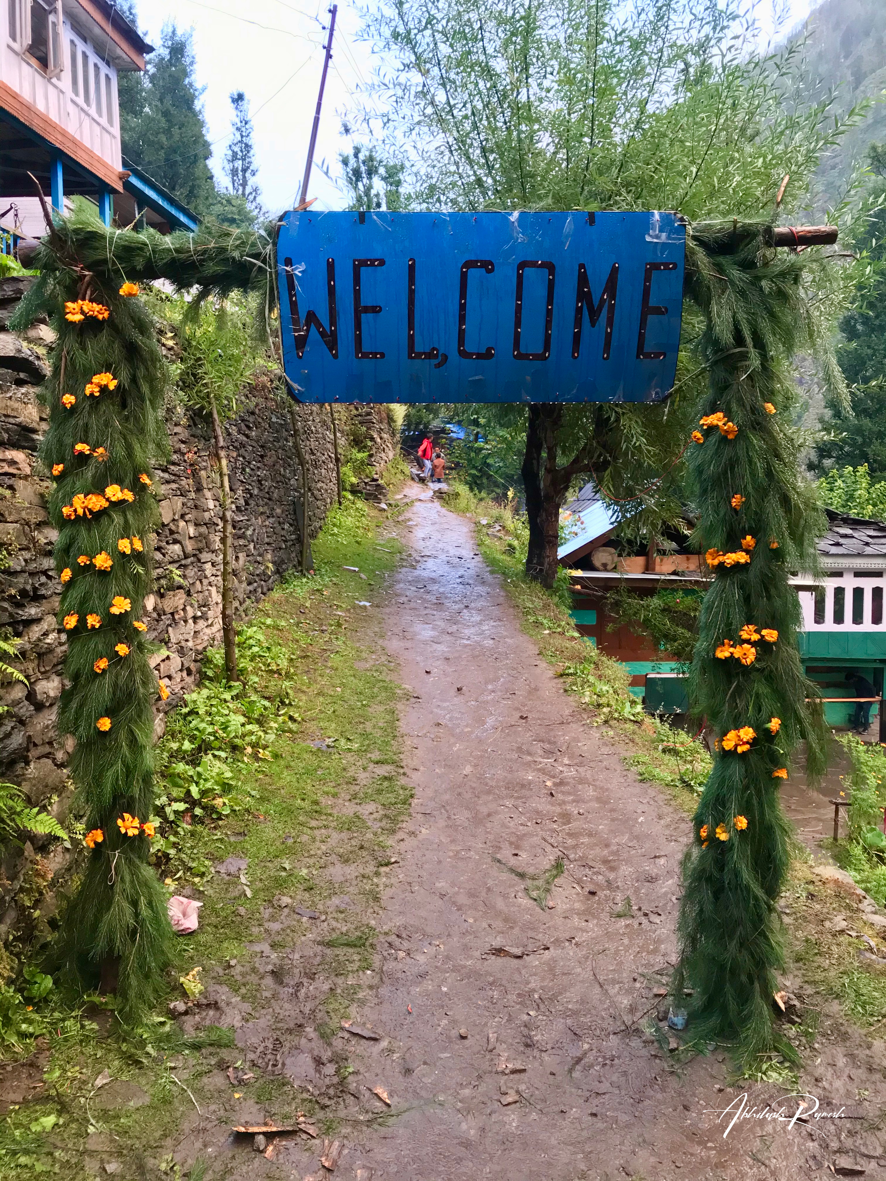 Welcome sign at Jiskun