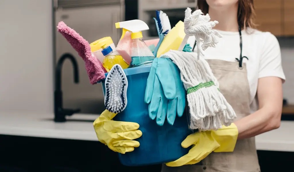 The Ultimate Guide: How to Clean Popcorn Ceiling