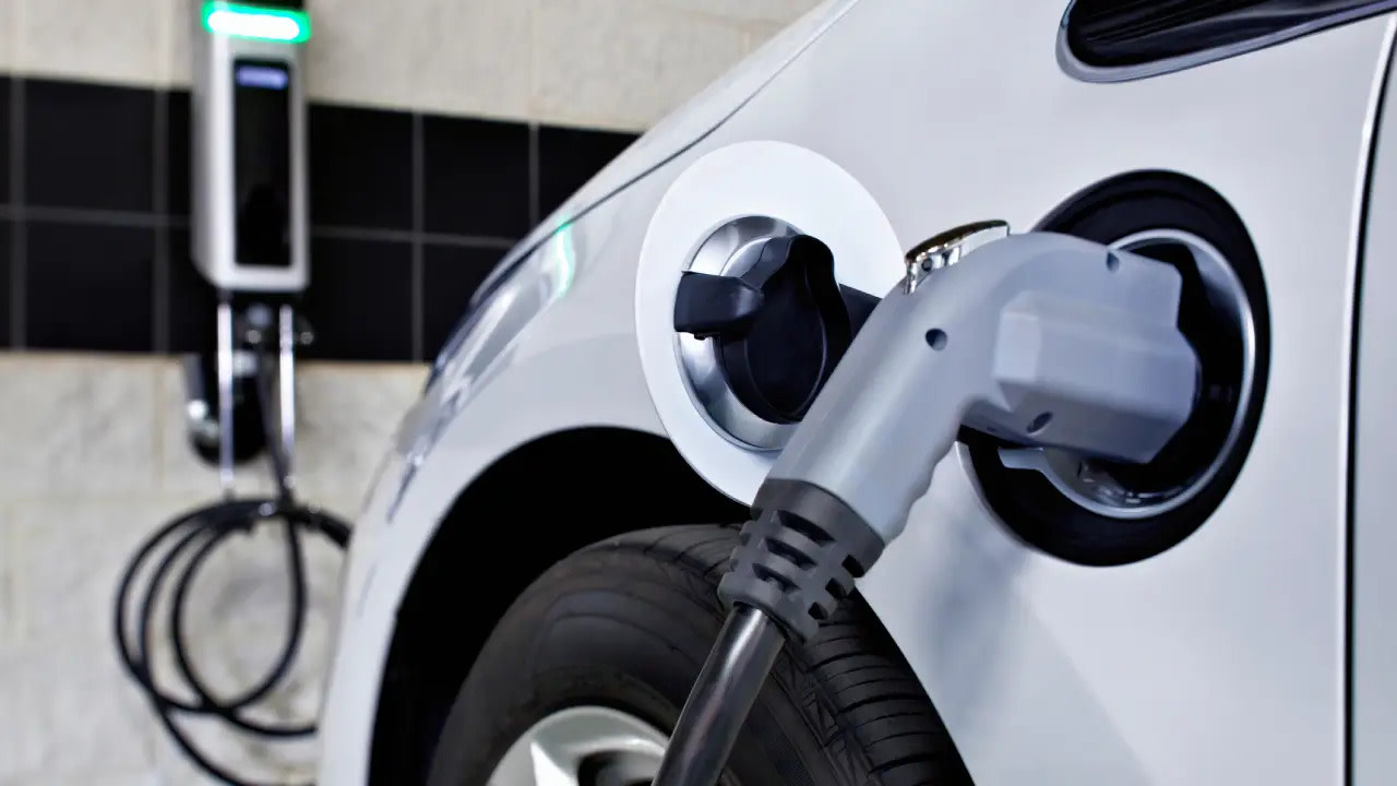 Vedanta Announces Incentives for Employee EV Purchases