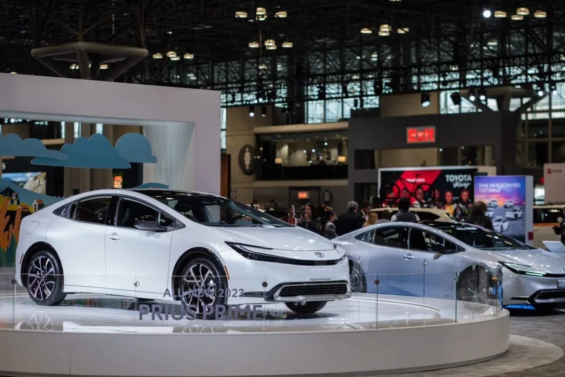 Toyota Funds Electric-Car Expansion with US ESG Bonds