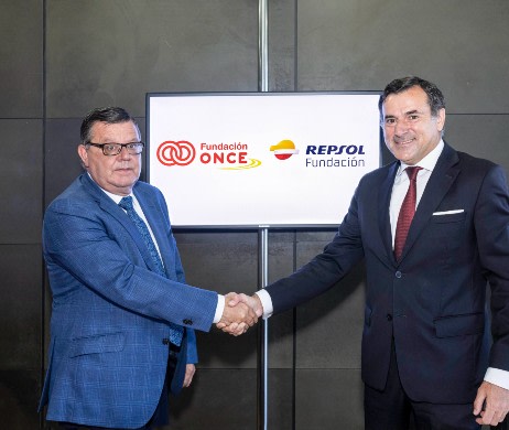 Fundación ONCE and the Repsol Foundation promote employment for disabled people