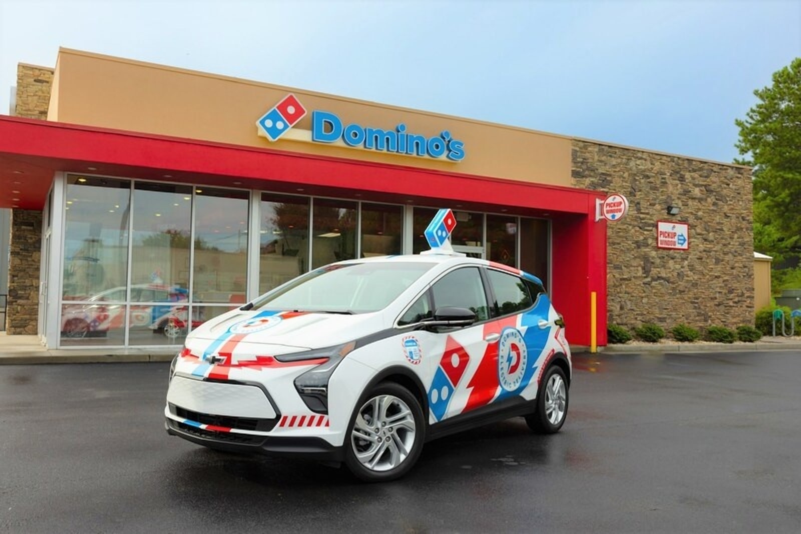 Domino's Adds 1,100+ Chevy Bolt EVs for Deliveries