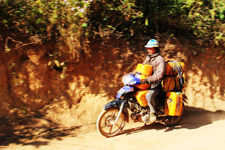 motorcycle-1559745