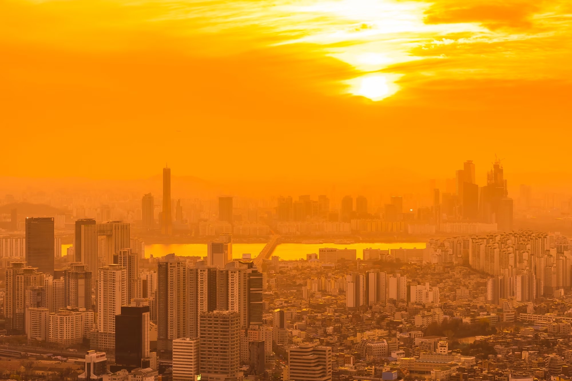 Image of beautiful orange skies in Seoul, South Korea