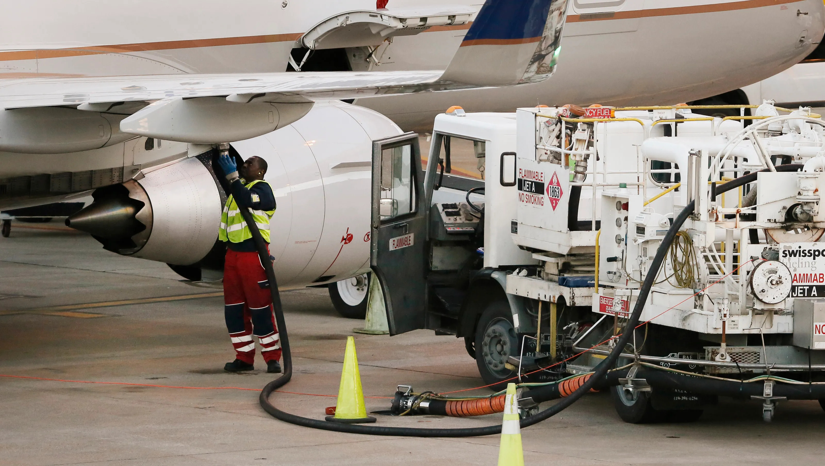 First Sustainable Aviation Fuel Cargo from Exxon Delivered to Changi Airport in Singapore