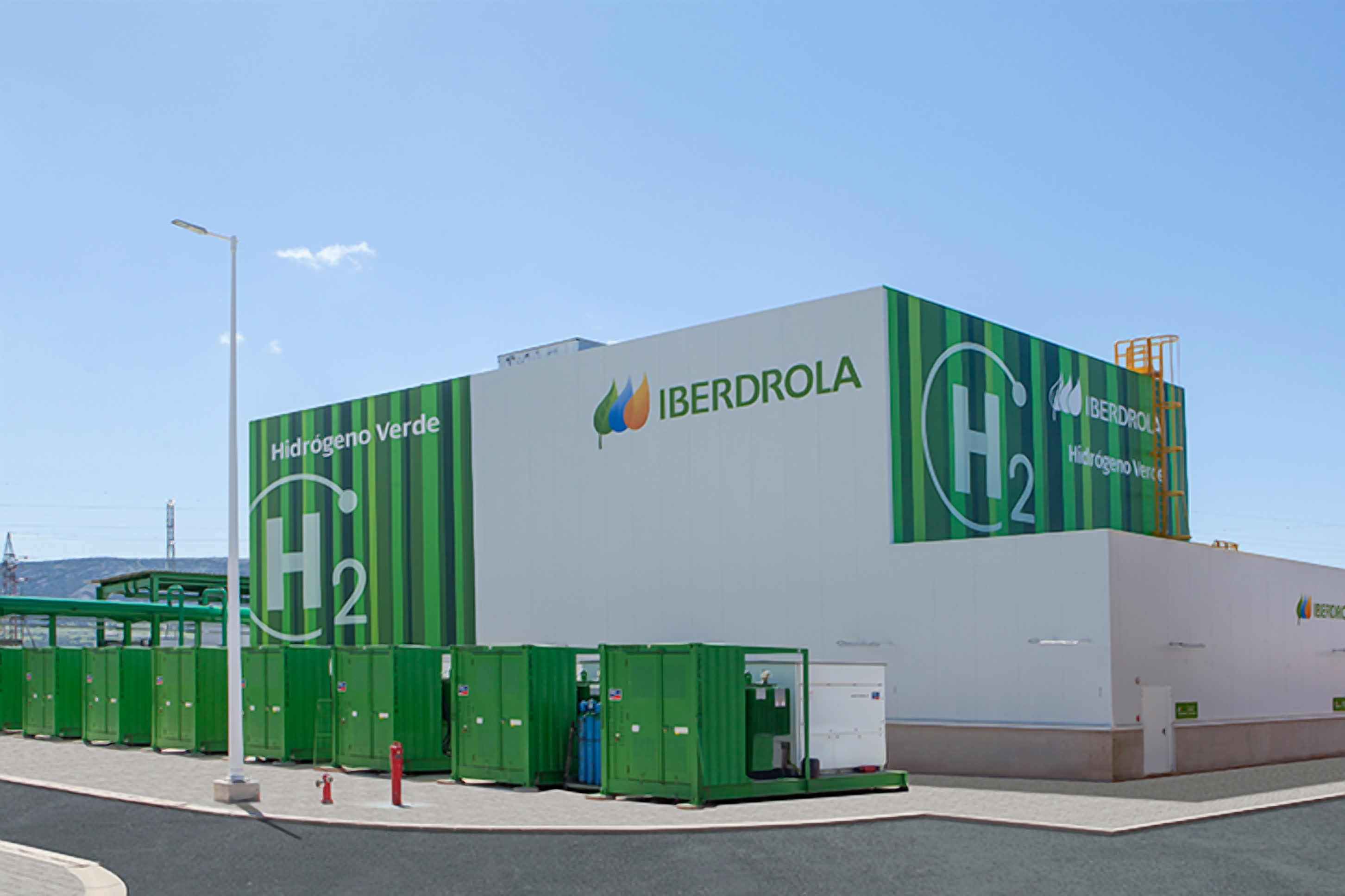 Decarbonising UK's Largest Freight Port Using Green Hydrogen