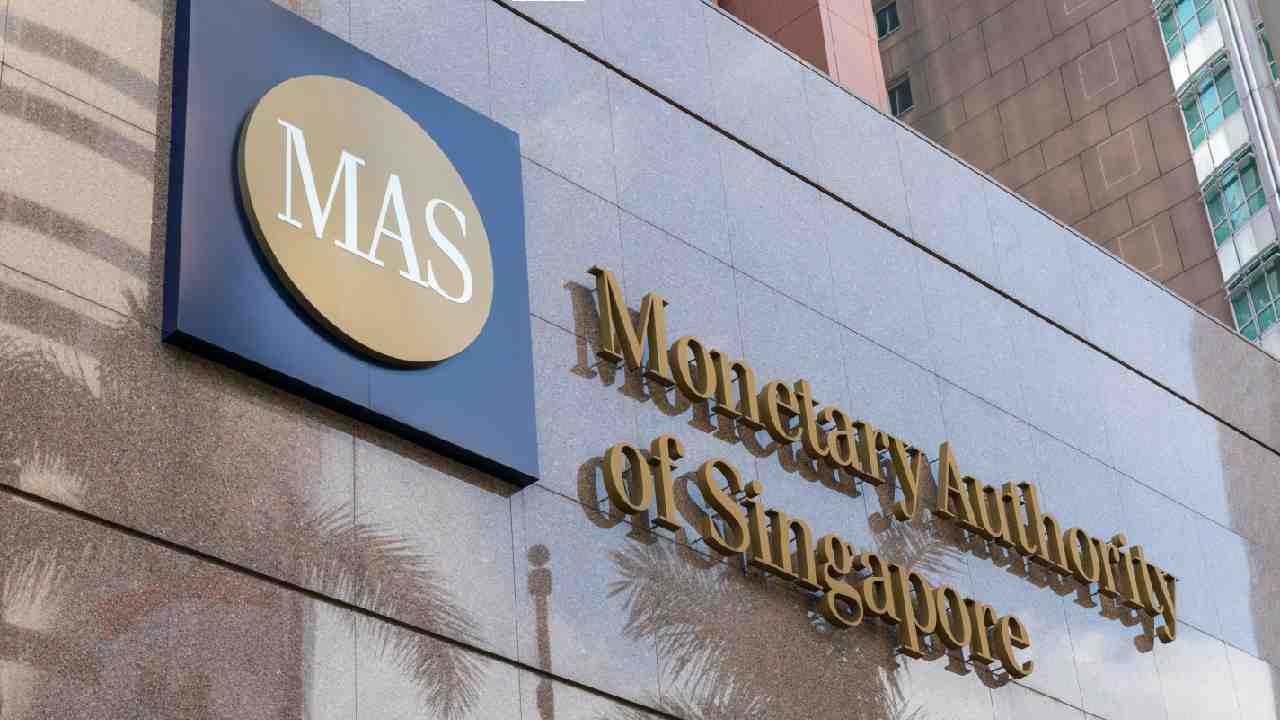 A Singapore Regulator Pledges to be "Unceasingly Tough" on Cryptocurrency
