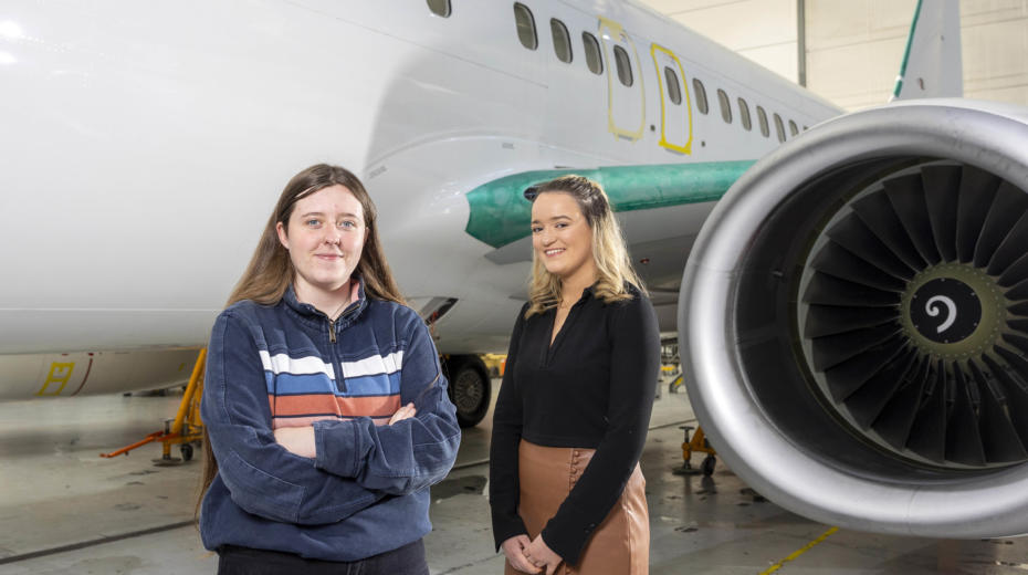 AERCAP's Women in Aviation program awarded scholarships to two Aeronautical Engineering students
