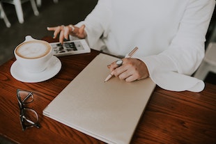 woman organising her schedule