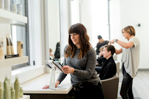 How to manage cash flow Blog header image