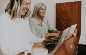 two women working at a cafe