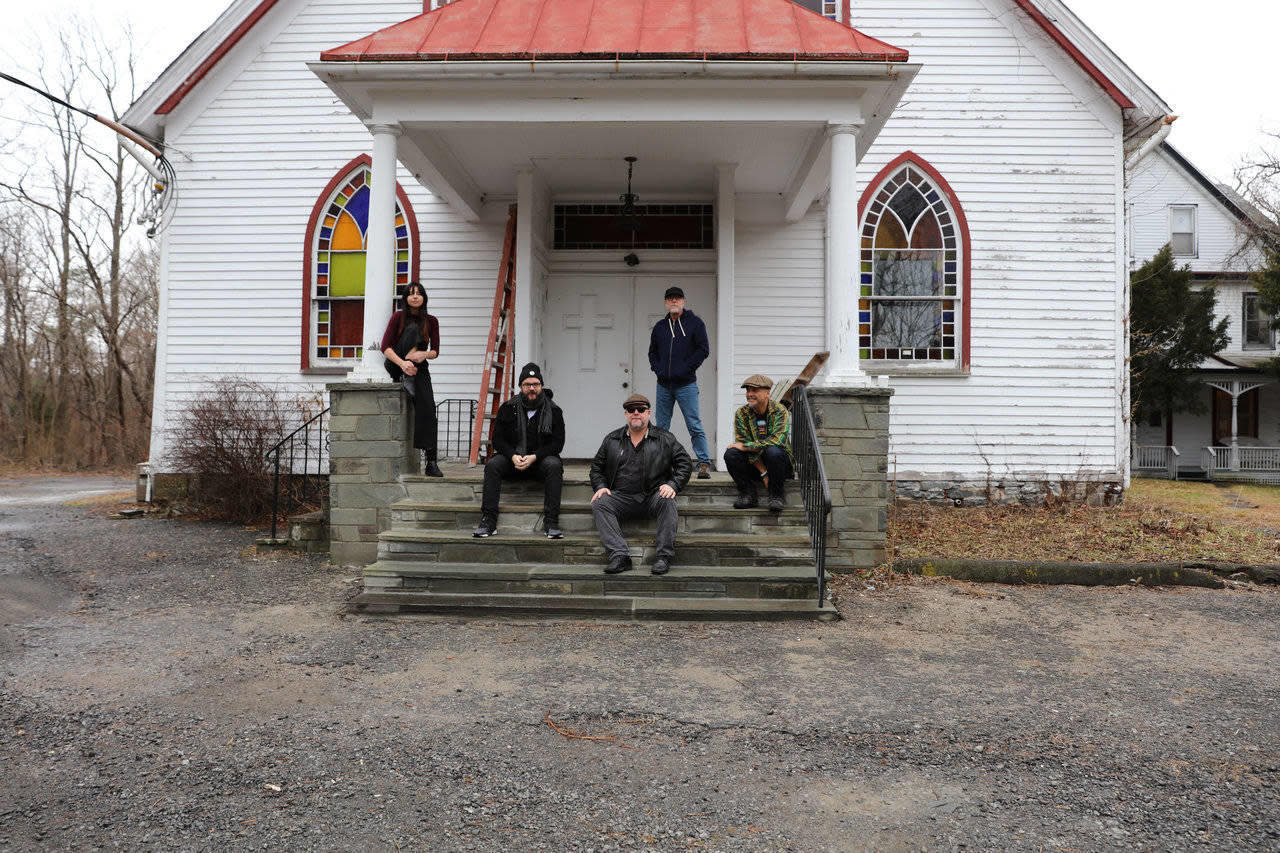 Pixies with producer Tom Dalgety at Dreamland Recordings, Photo by Simon Foster L-R: Paz Lenchantin, Tom Dalgerty, Black Francis, David Lovering, Joey Santiago