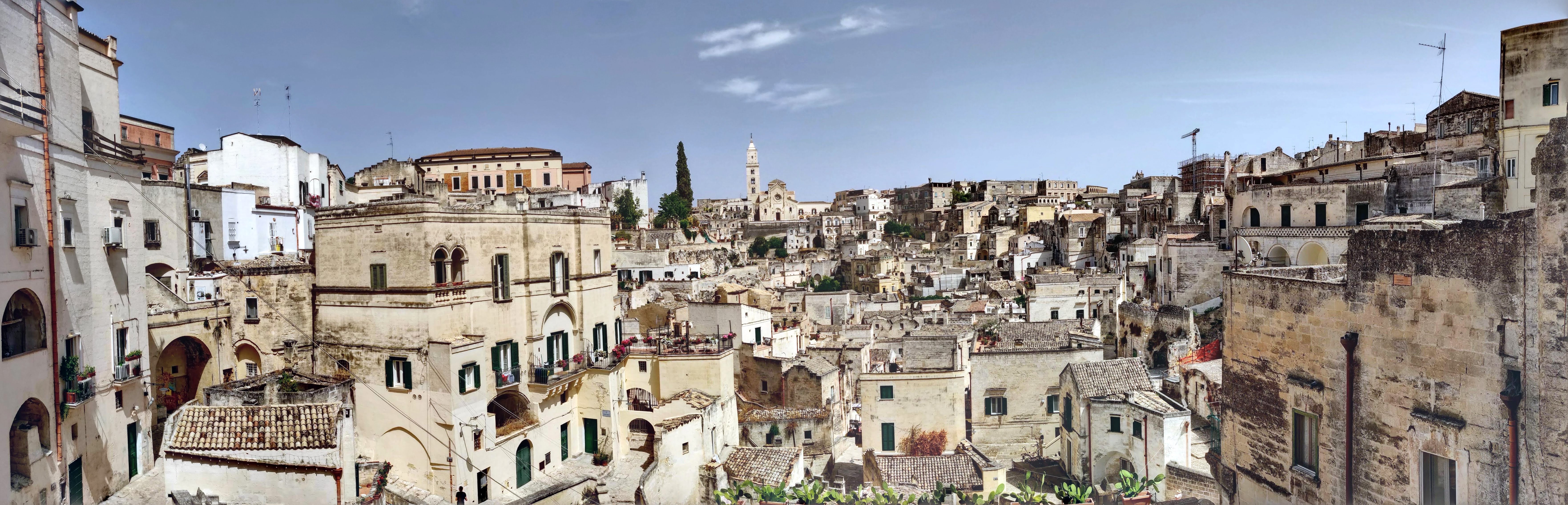 Panorama of the Sassi di Matera, the cave-city districts listed by UNESCO. Photo: Wikimedia Commons contributor, free license.