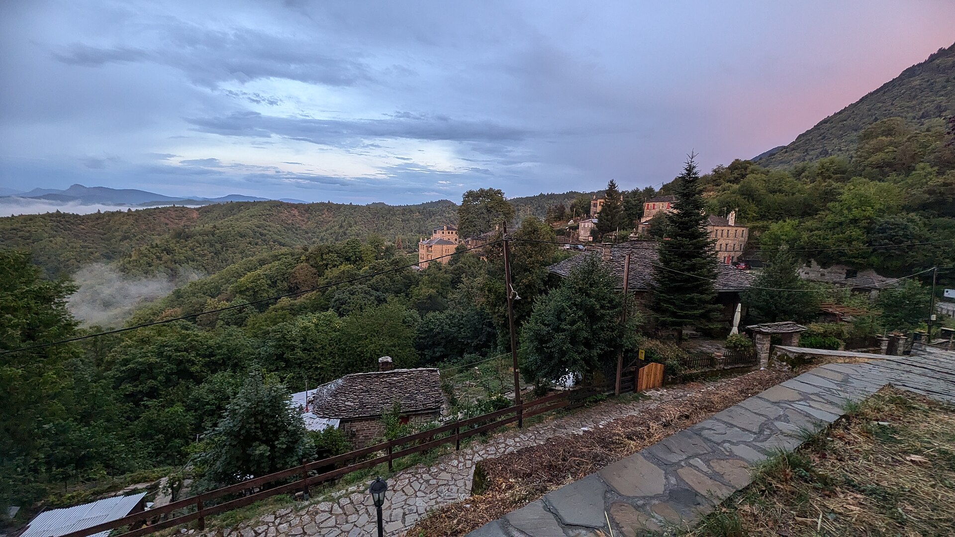 Elati, Zagori 01. Photo: Nizzan Cohen, Wikimedia Commons, CC BY 4.0