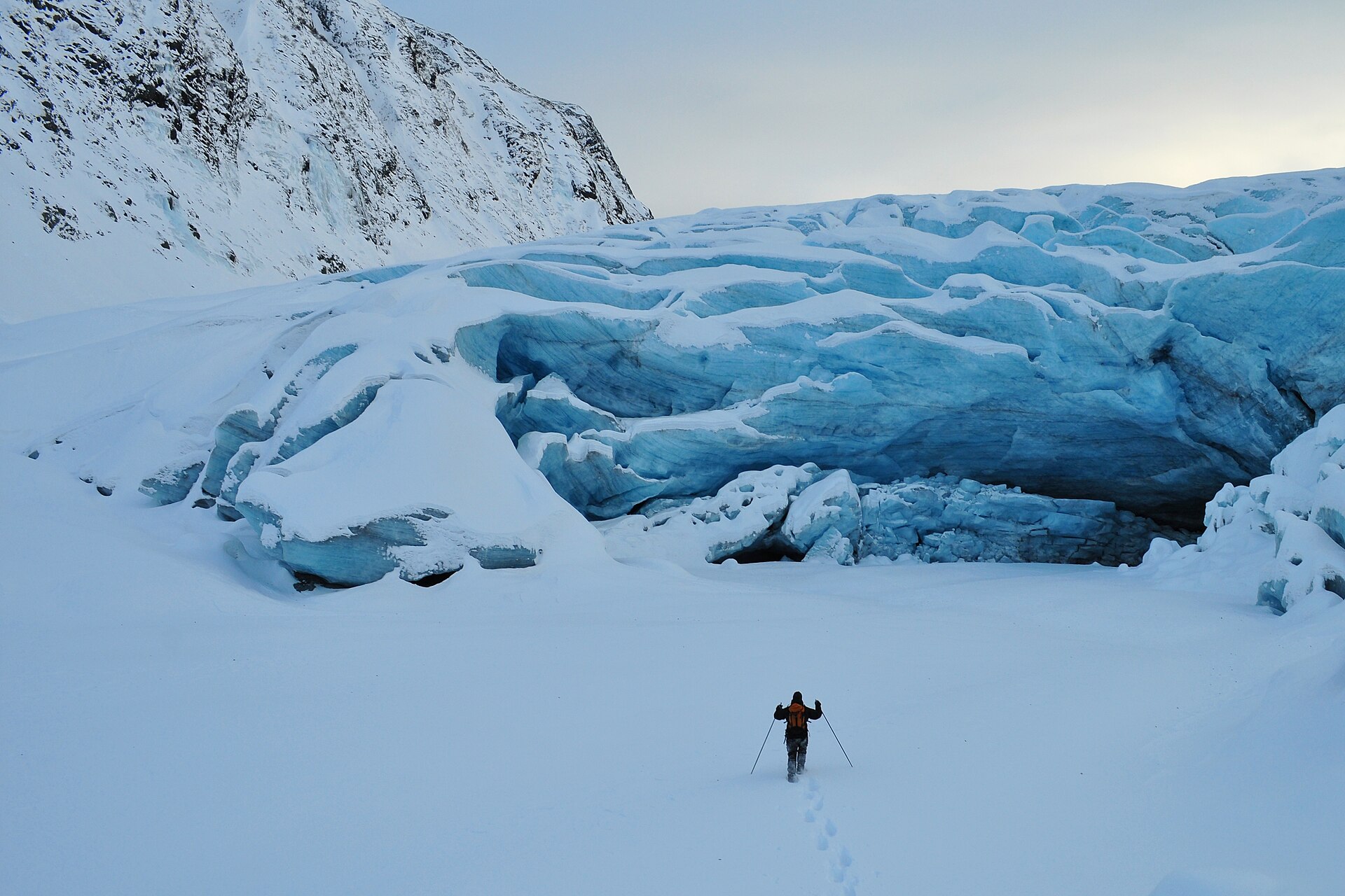 Burns Glacier, Alaska. Photo: Paxson Woelber, Wikimedia Commons, CC BY-SA 3.0