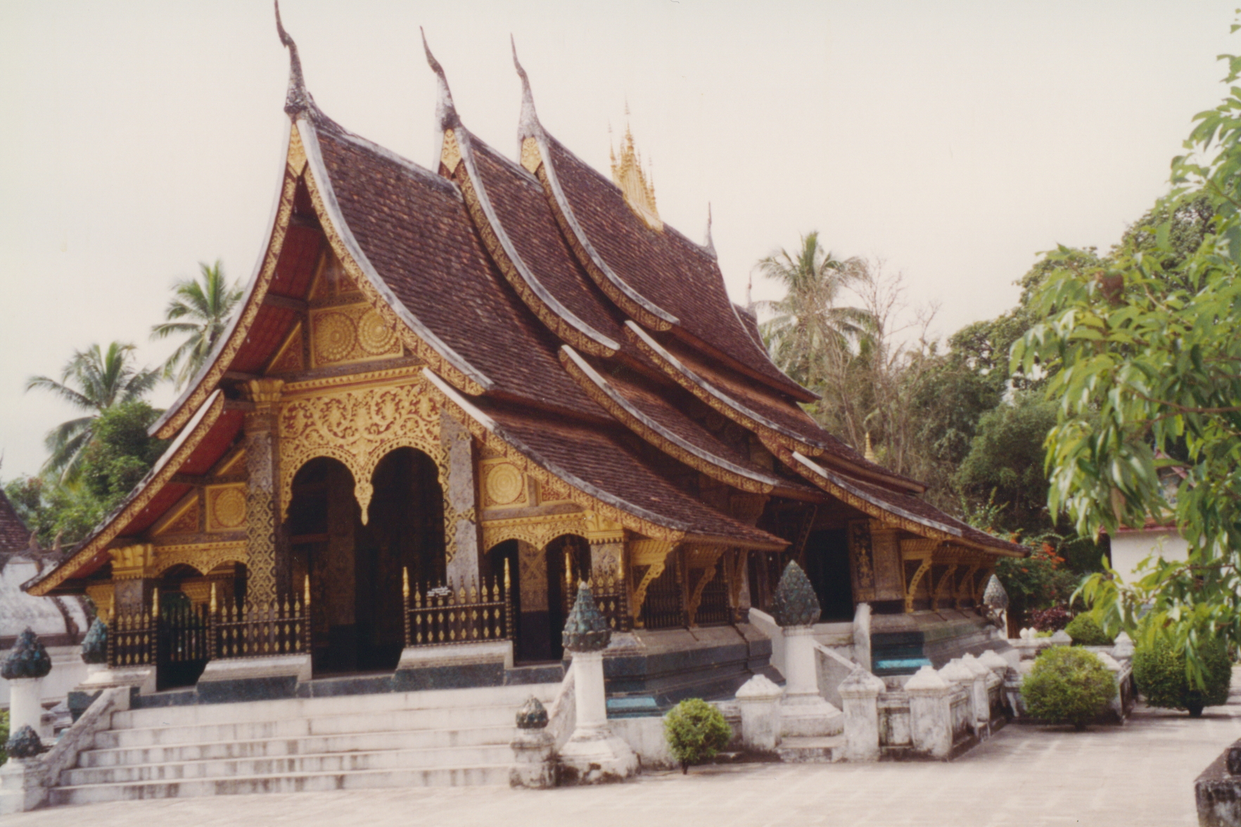 Wat Xieng Thong shows how royal and monastic architecture anchor Luang Prabang’s old town. Photo: Wat Xieng Thong, Wikimedia Commons/Flickr, CC BY 2.0.